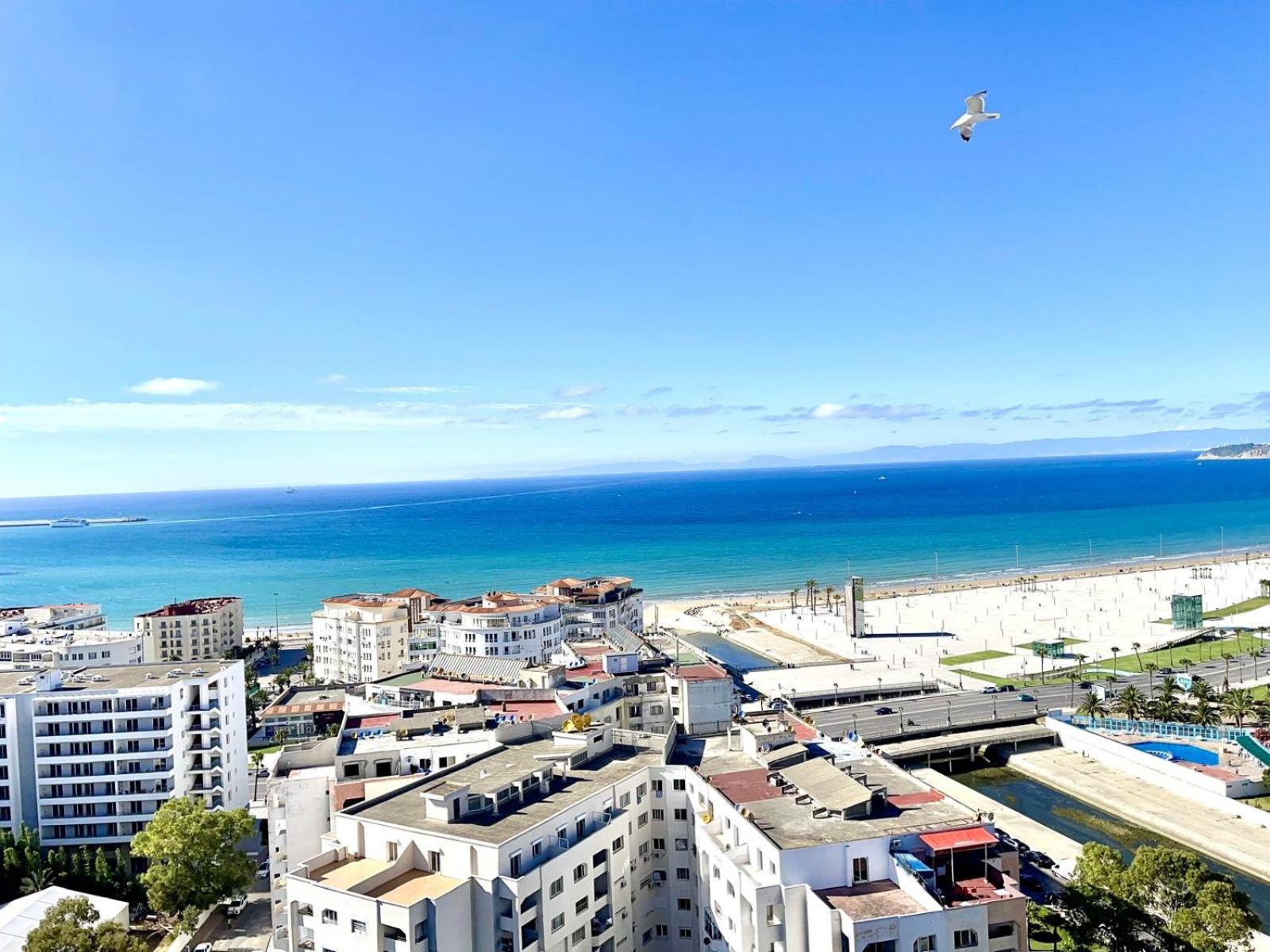 Modern Elegance With Sea Views In Central Tangier - Steps To Beach, Train And Attractions! מראה חיצוני תמונה