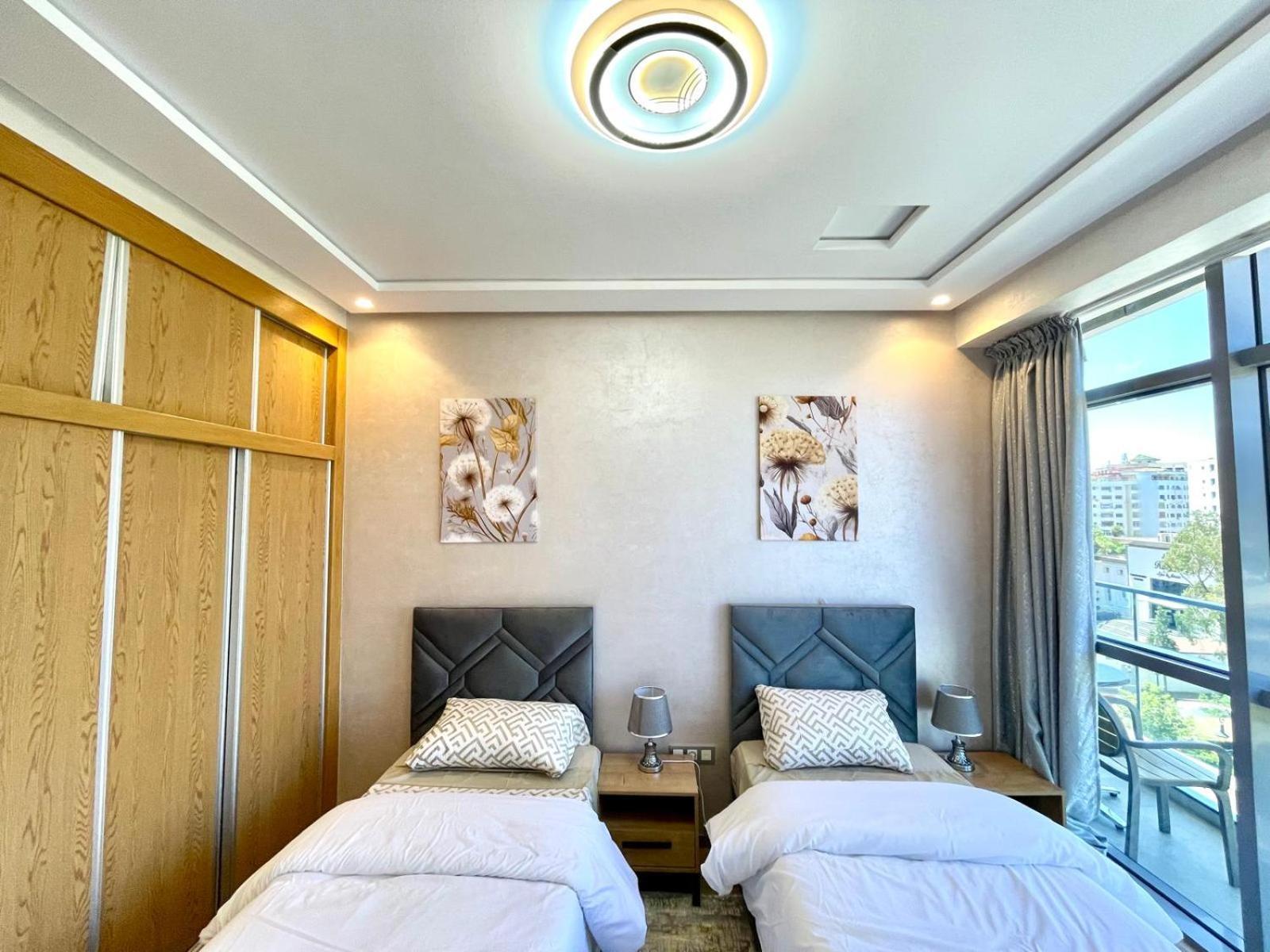 Modern Elegance With Sea Views In Central Tangier - Steps To Beach, Train And Attractions! מראה חיצוני תמונה